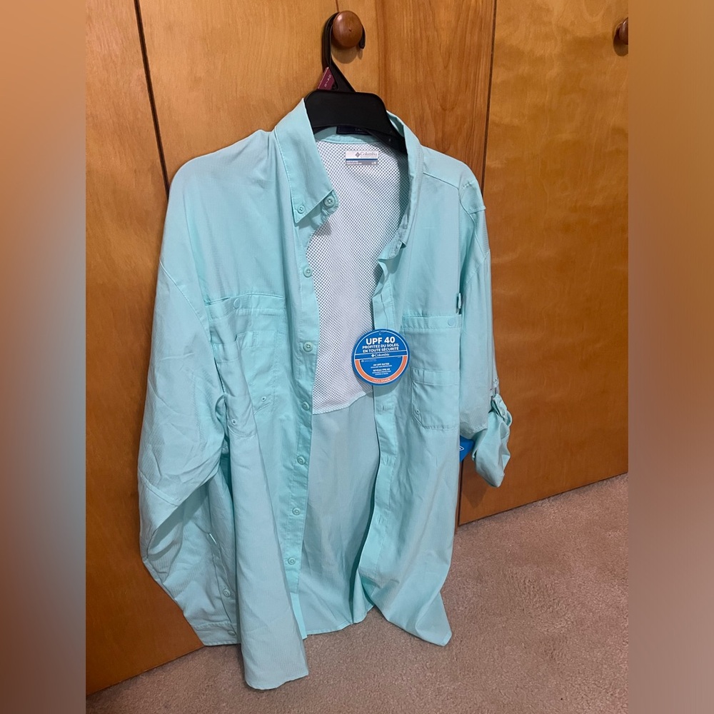 Men’s Columbia shirt